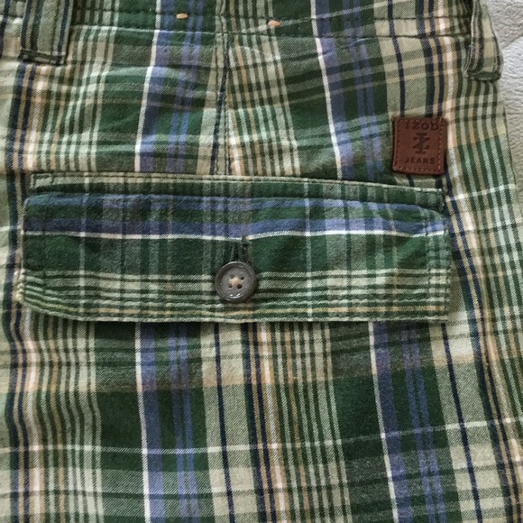 Men’s IZOD JEANS Green Plaid Shorts - Picture 7 of 7